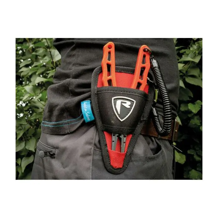 18134Fox_Rage_Belt_Pliers_18_5cm
