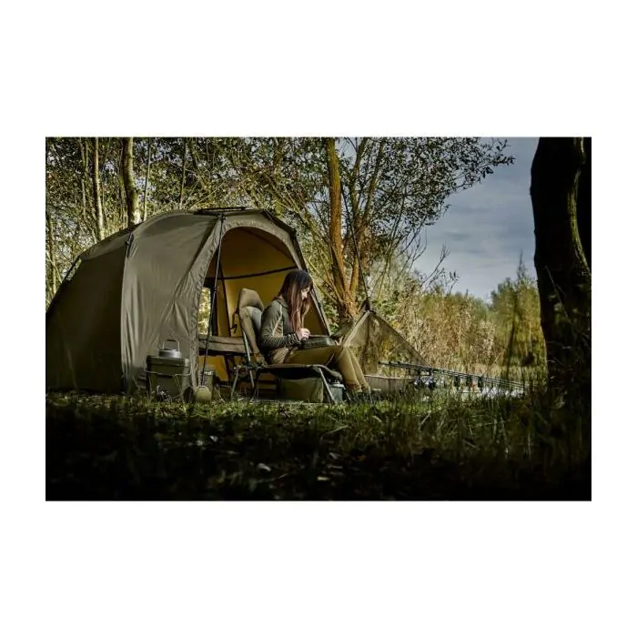 Trakker_Tempest_Brolly_100T_1